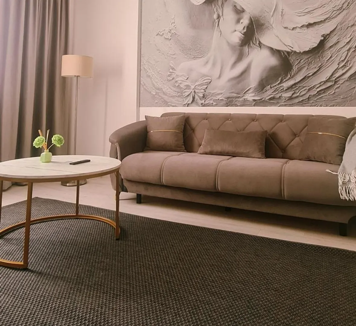 Central Chic Apartament With Spa And Gym ブカレスト