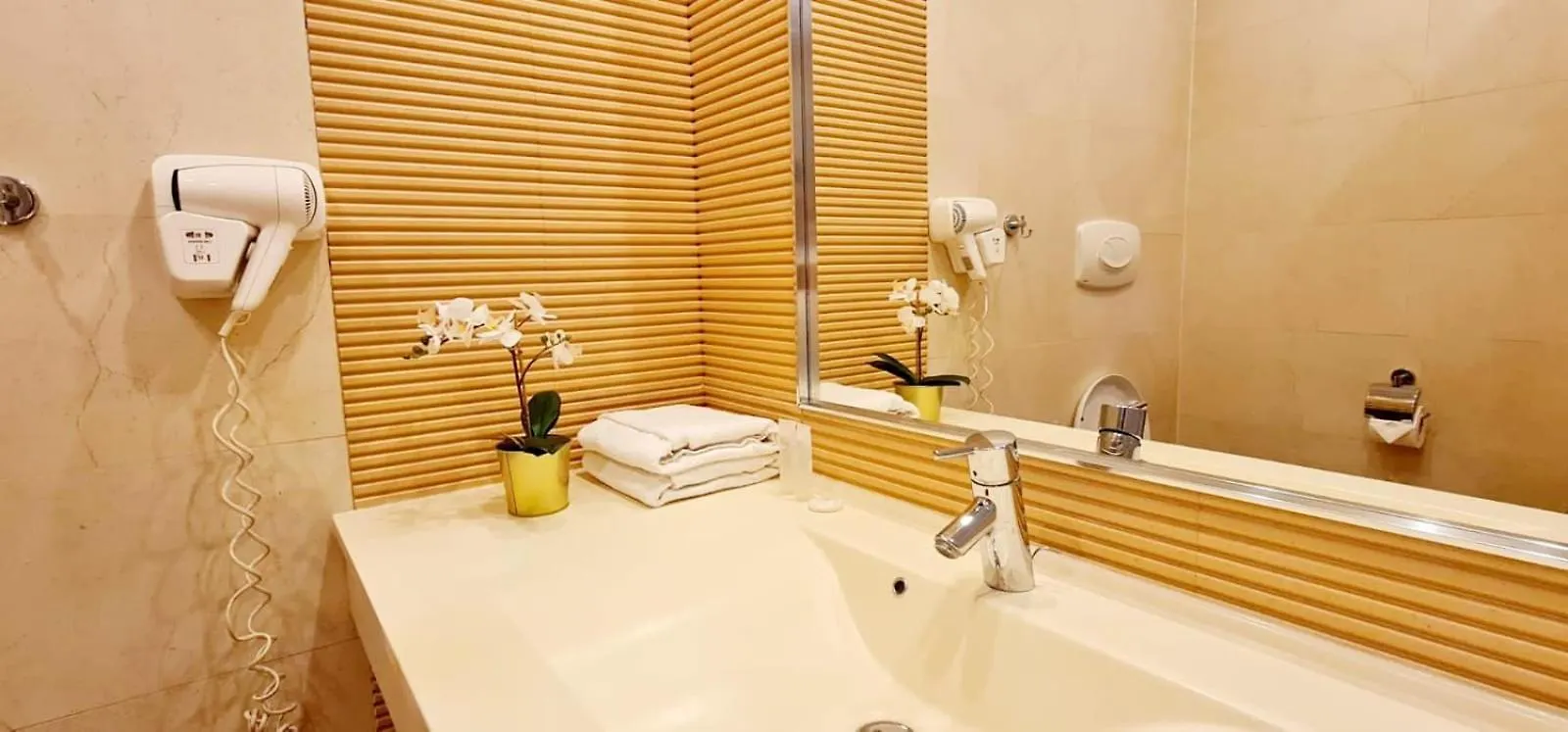 Central Chic Apartament With Spa And Gym ブカレスト ルーマニア
